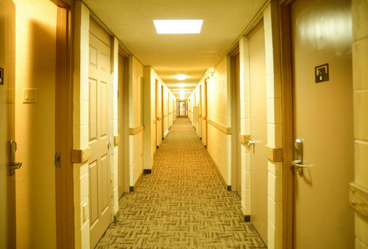Morden Motor Inn Exteriér fotografie